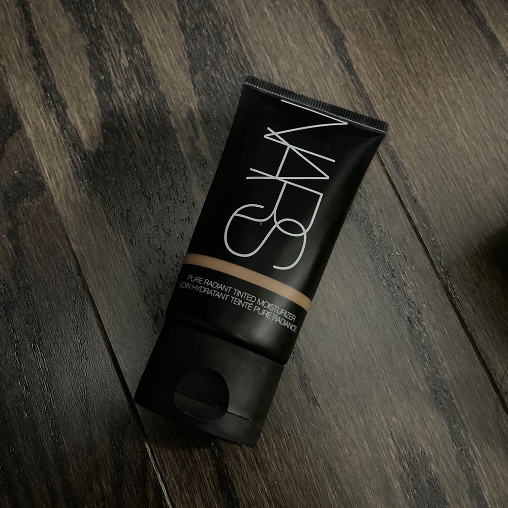 Nars pure radiant tinted moisterizer - malaga
